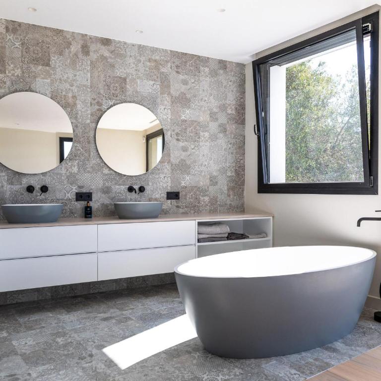 Costa Brava: Villa de lujo con piscina privada y eficiencia energética - ES-209-99 - Villa - 21