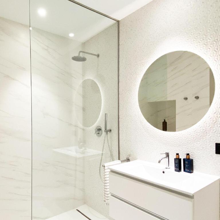 Costa Brava: Villa de lujo con piscina privada y eficiencia energética - ES-209-99 - Villa - 36