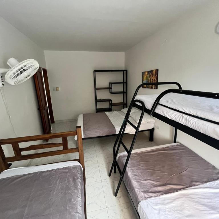 Apto con aire acondicionado cerca a la Universidad del Mag y Terminal - Two-Bedroom Apartment - 13