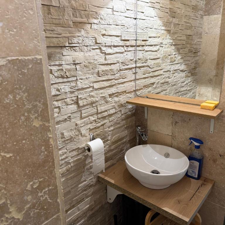 STUDIO LES JONQUILLES - One-Bedroom Apartment - 11