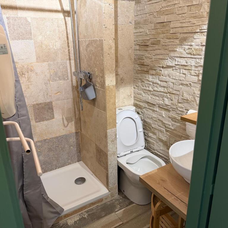 STUDIO LES JONQUILLES - One-Bedroom Apartment - 12