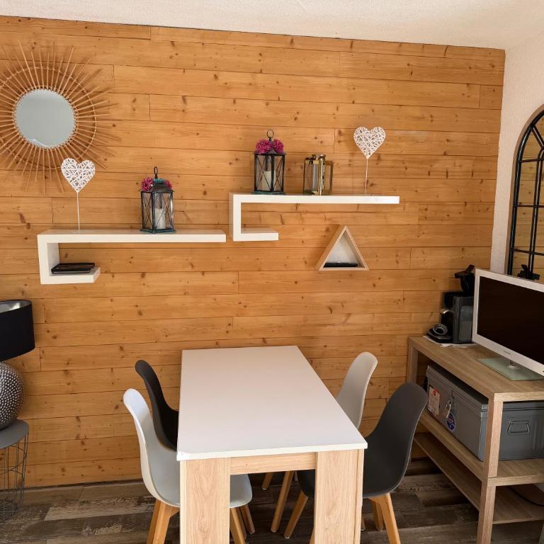 STUDIO LES JONQUILLES - One-Bedroom Apartment - 3