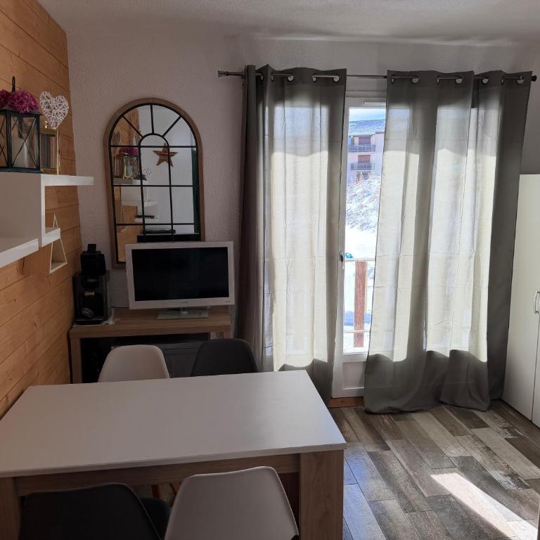 STUDIO LES JONQUILLES - One-Bedroom Apartment - 2