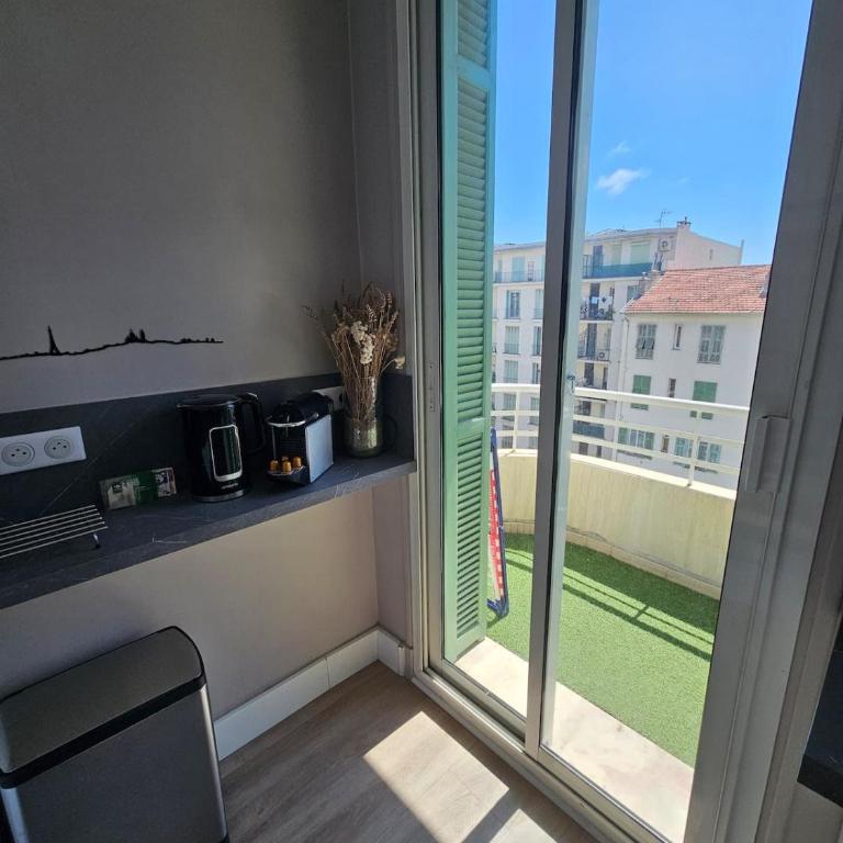 Beau studio à 2 pas de la plage - Appartement - 10