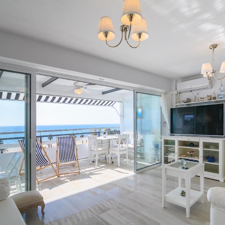 UHC Rodas Family Apartments - Two-Bedroom Apartment with Sea View - 7
