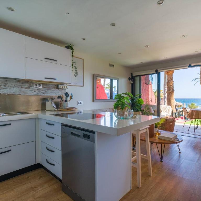 Blue Horizon Retreat - One-Bedroom Apartment - 13