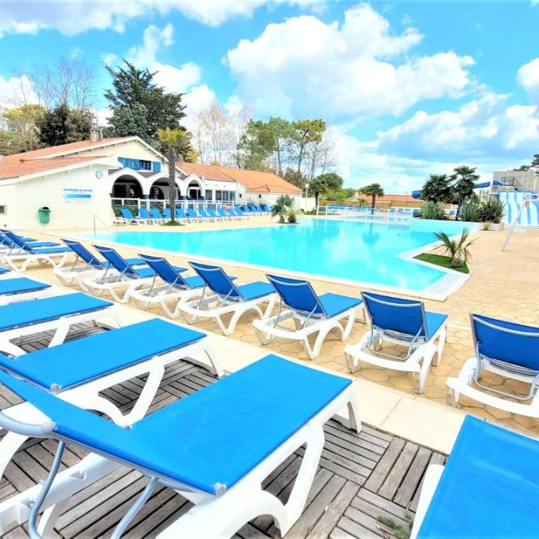 Campsite Mobile Home - 3 Beds - Family Pools - Camera Matrimoniale con Vista Parco - 5