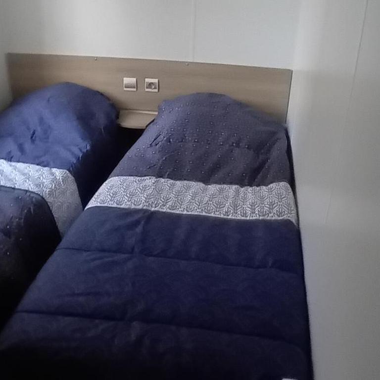 Campsite Mobile Home - 3 Beds - Family Pools - Camera Matrimoniale con Vista Parco - 11