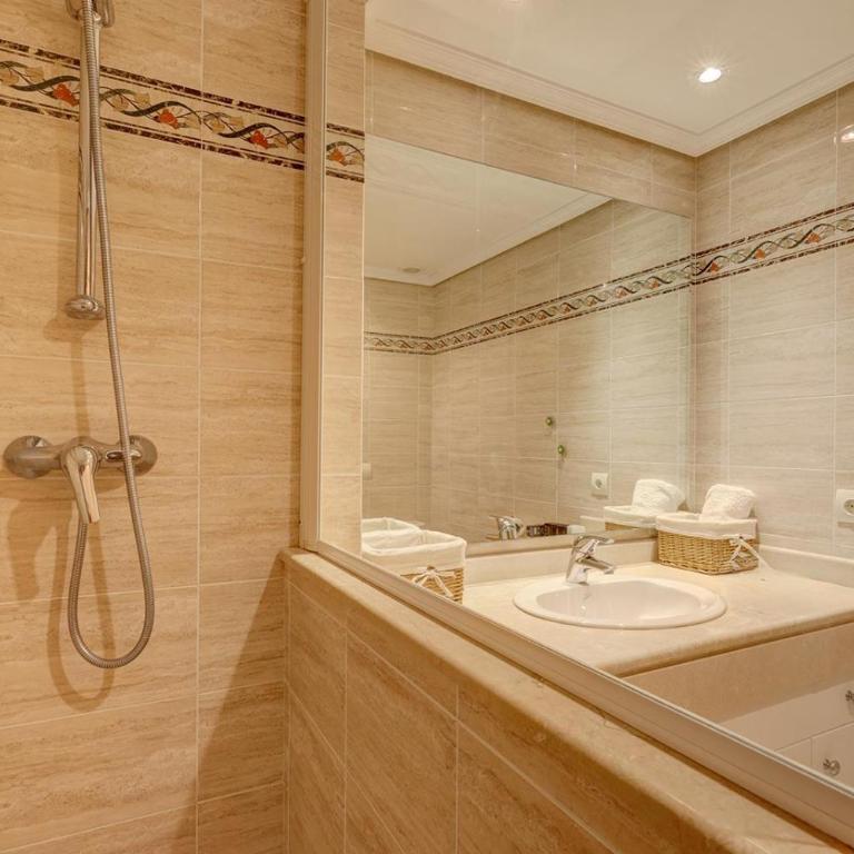 Stylish apartment with sea view - Apartamento - 21