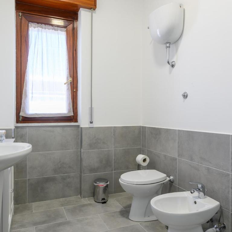 Silver Nest - 9 min to Airport - Free Netflix e Wi-Fi - Double Room with Private Bathroom - 6