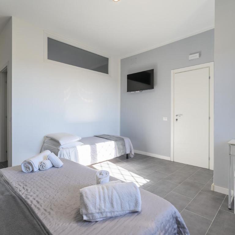 Silver Nest - 9 min to Airport - Free Netflix e Wi-Fi - Double Room with Private Bathroom - 2