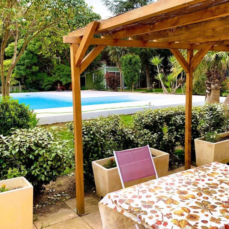 Gîte Piscine - Maison de Vacances - 1