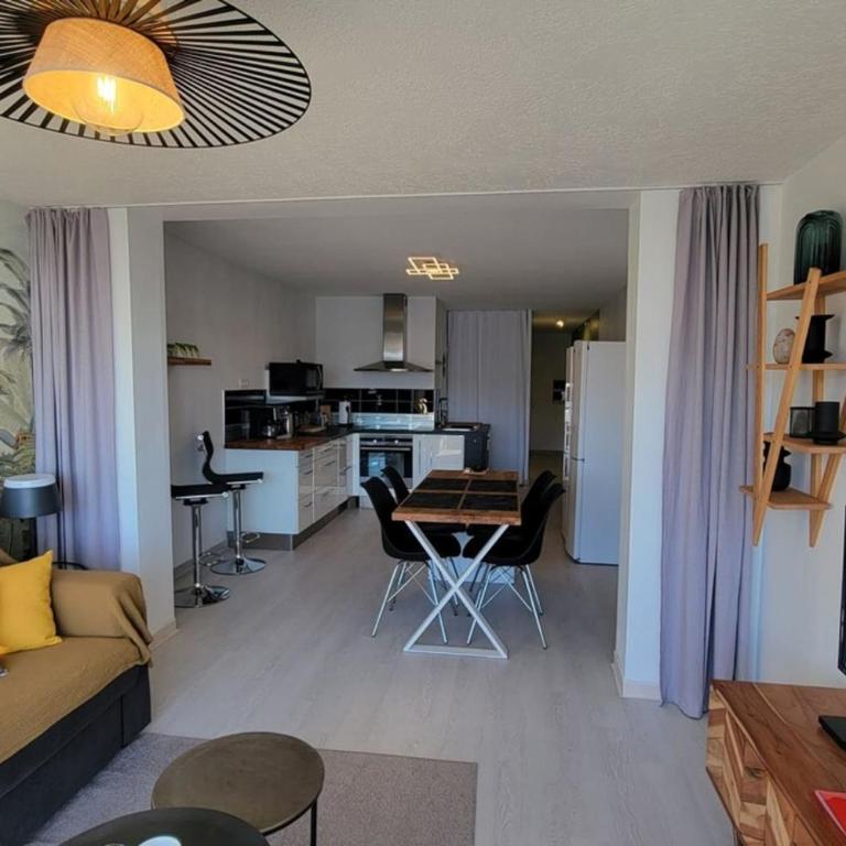 Tropical à 2 pas des plages avec WIFI - Appartement - 9
