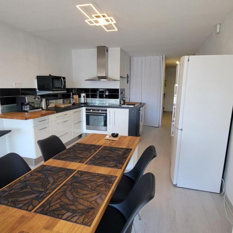 Tropical à 2 pas des plages avec WIFI - Appartement - 12