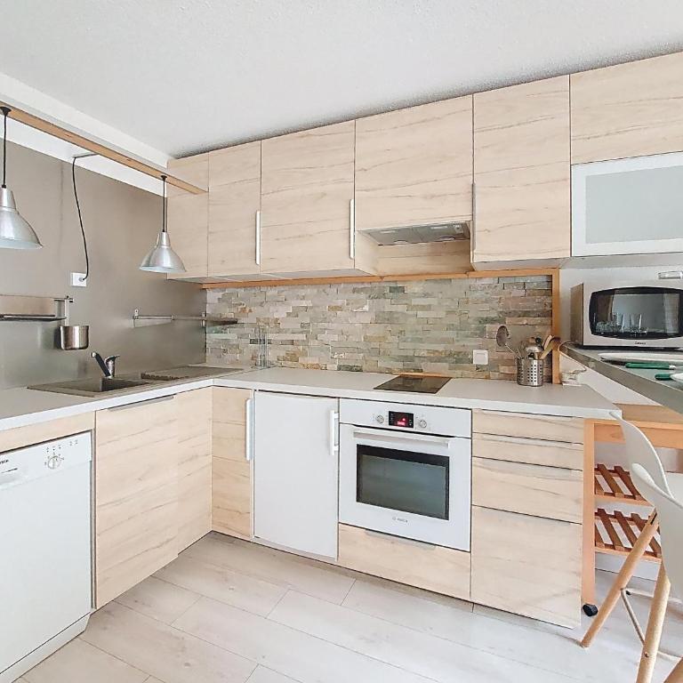 Enchaple S61 - Studio avec Balcon - 2