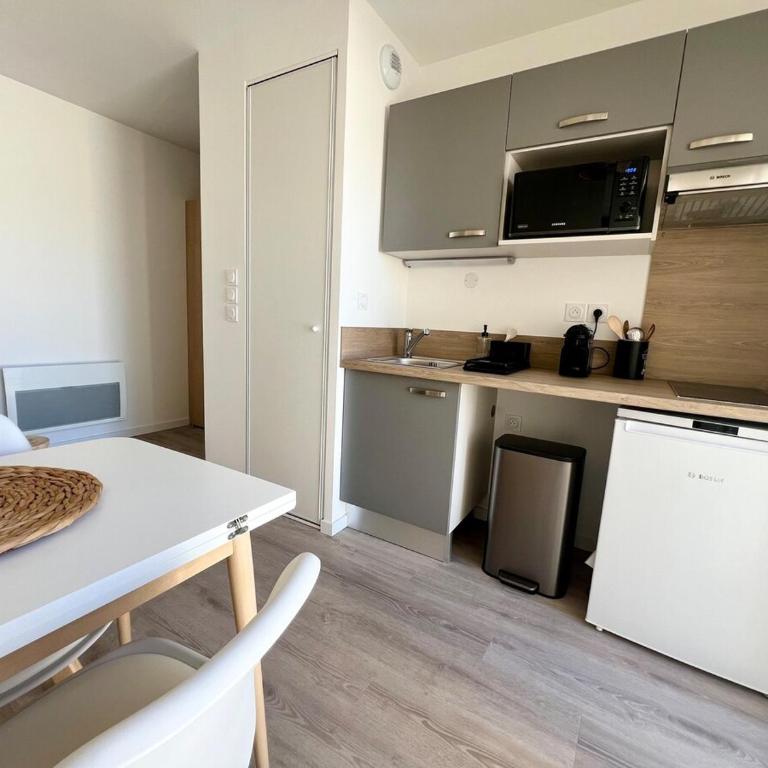 Studio Design & Confort Proche Plages et Accès Ile de Ré - Parking & Wifi GRATUIT - Studio Supérieur - 12
