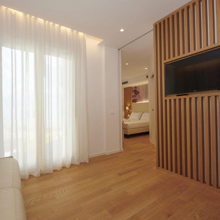 Hotel Cavalieri Palace & Suites - Suite con Balcone - 1
