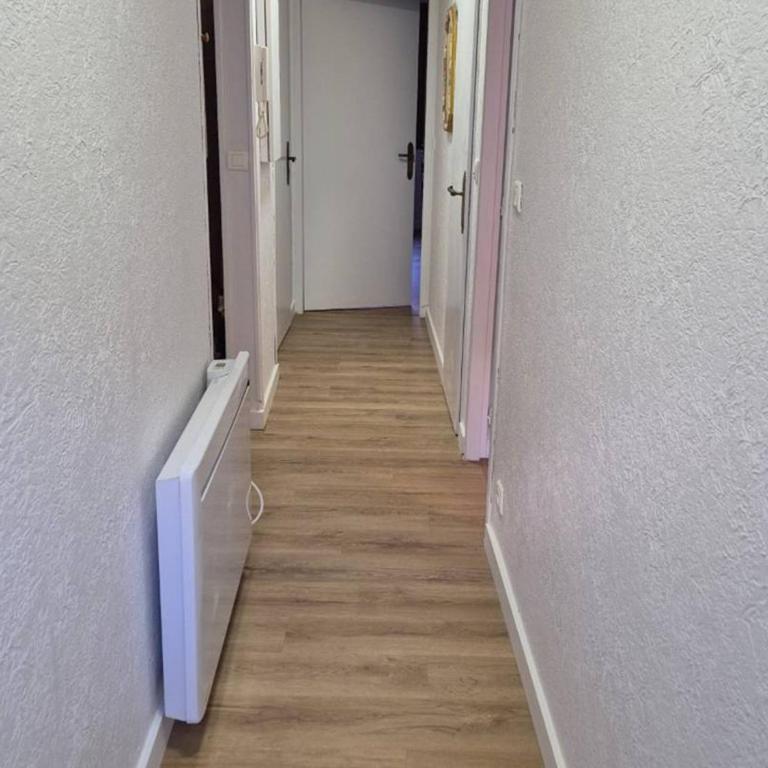 Appartement T4 de 68 m² avec terrasse et casier à ski - FR-1-234-344 - Appartement - 16