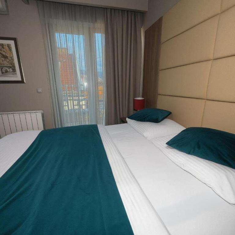 Hotel VIP - Dvokrevetna Soba sa Bračnim Krevetom/Zasebnim Krevetima - 5