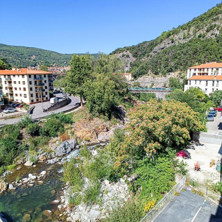 Appartement 2 Chambres avec Balcon, Garage et Parking - Proche des Thermes - Apartamento de 2 dormitorios - 10