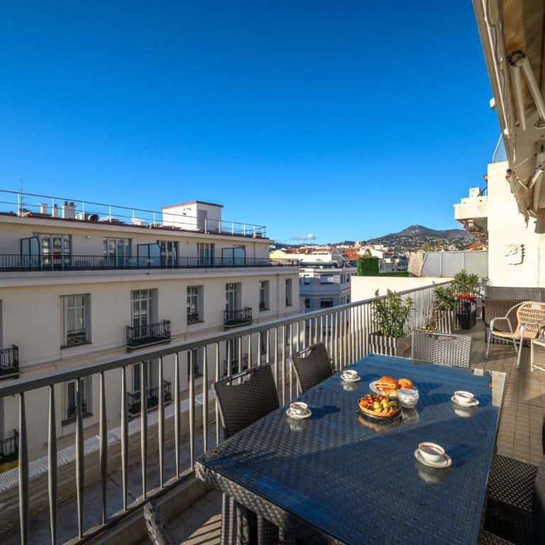 Terrasse ensoleillée sur les toits de Nice - Appartement 2 Chambres - 5
