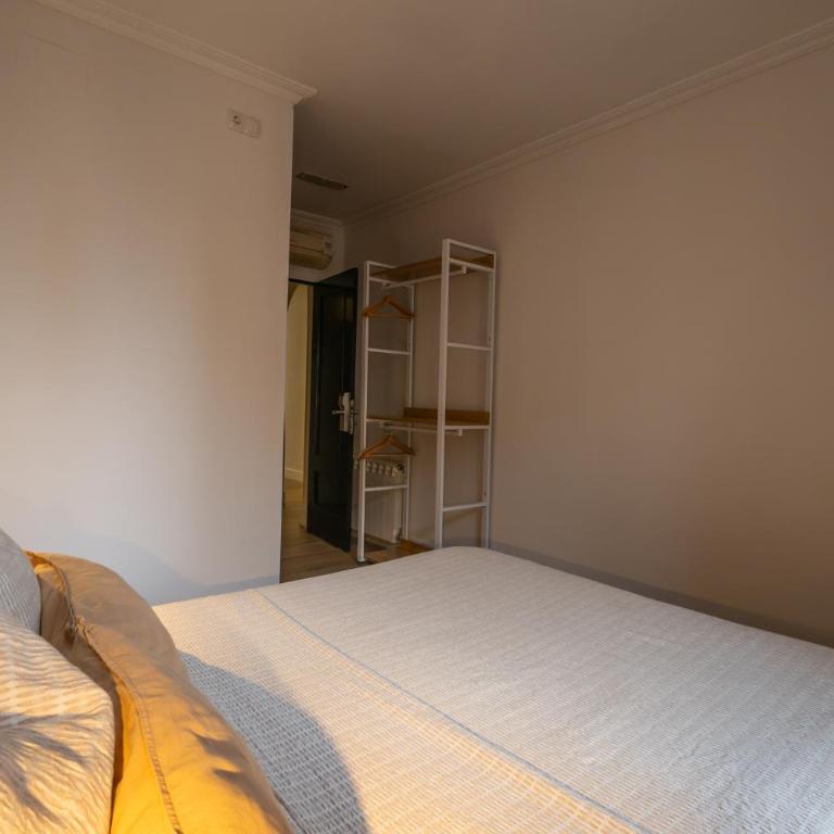 Miguel Ángel boutique rooms - PUERTA DEL SOL - Deluxe Double Room with Balcony - 9