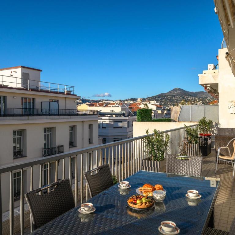 Terrasse ensoleillée sur les toits de Nice - Appartement 2 Chambres - 6
