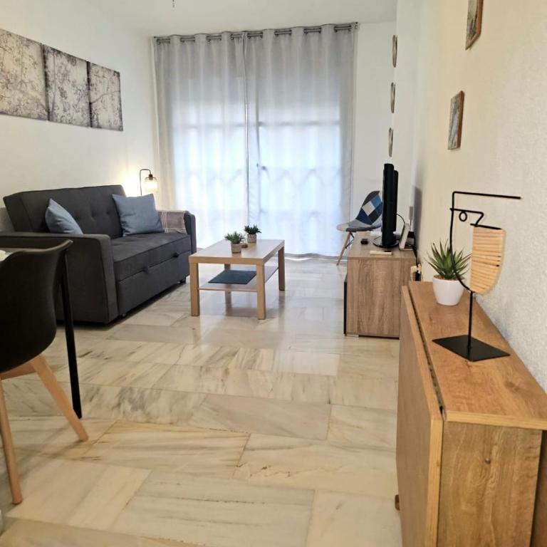 Ideal Holiday Apartment City Center - Apartamento - 3