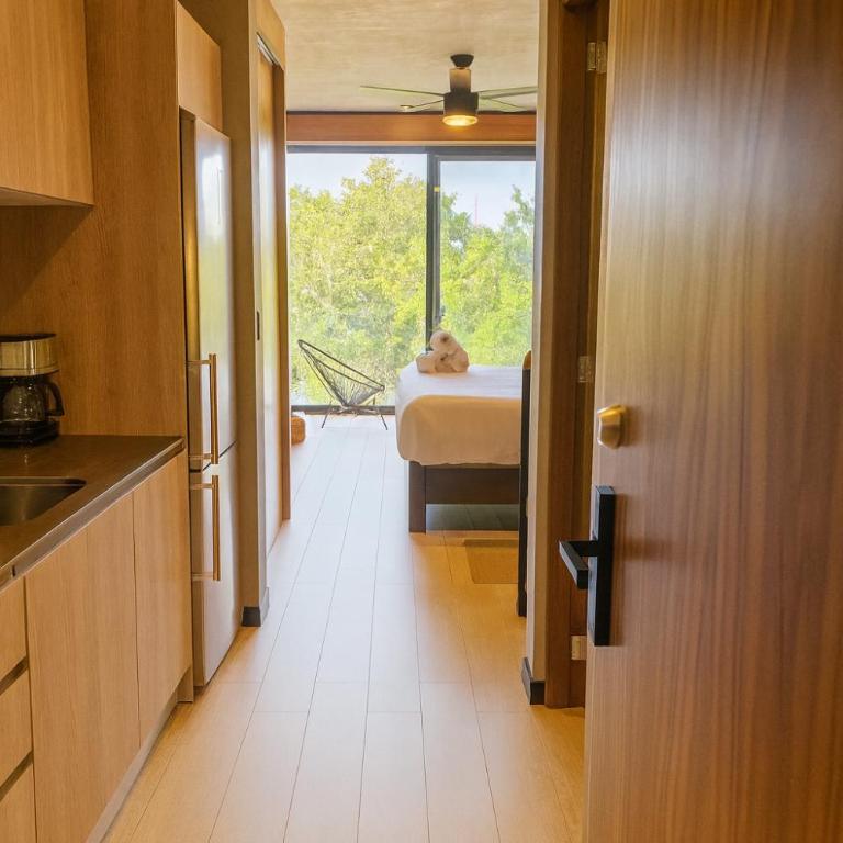 Penthouse with private Pool, Balcony & padel - Estudio Deluxe con cama grande - 10