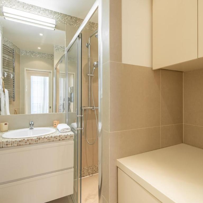 Elegant Parisian Stay - Steps to Opéra, Lafayette & Dining - Appartement 1 Chambre Deluxe - 16