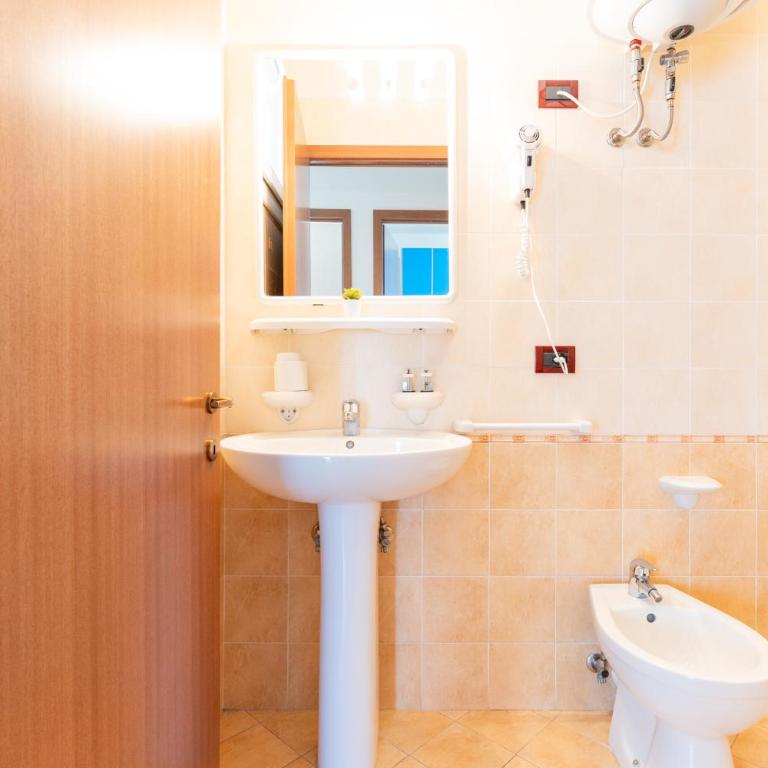 Farnie Lido Altanea - Appartamento con 2 Camere da Letto e Balcone - 8