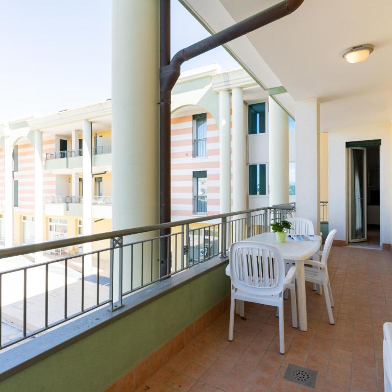 Farnie Lido Altanea - Appartamento con 2 Camere da Letto e Balcone - 1