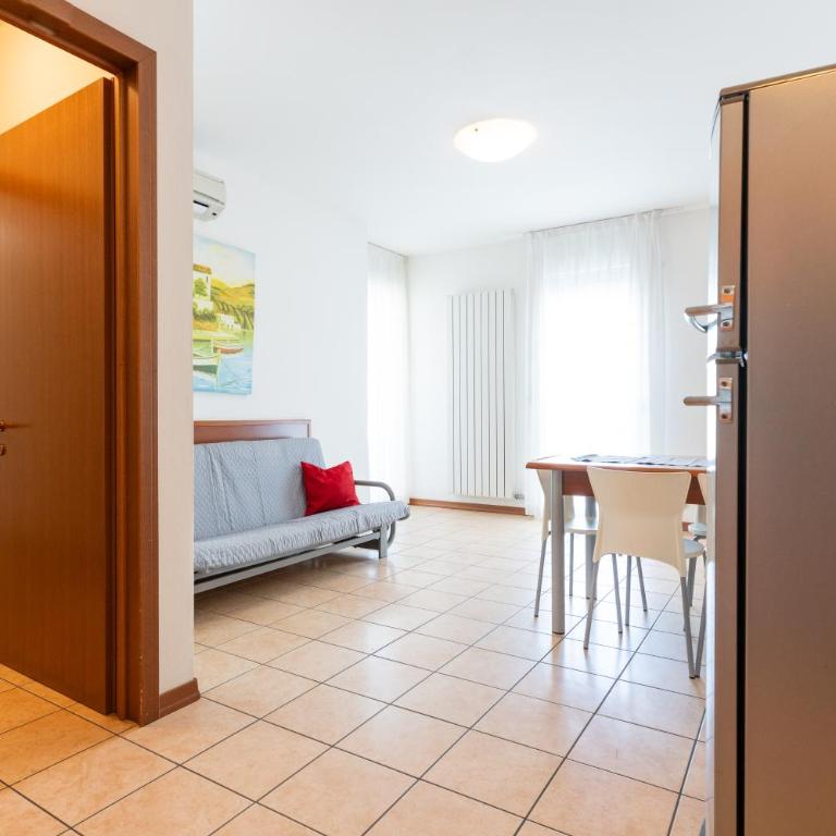 Farnie Lido Altanea - Appartamento con 2 Camere da Letto e Balcone - 4