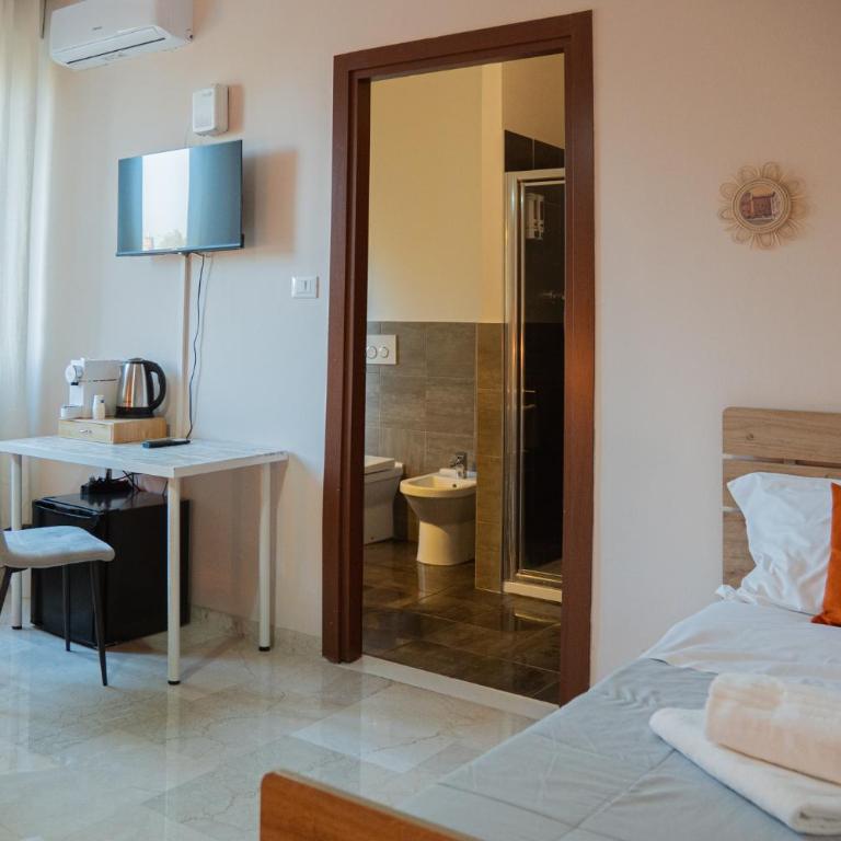 MADE in BO - Rooms - Camera Tripla con Balcone - 11