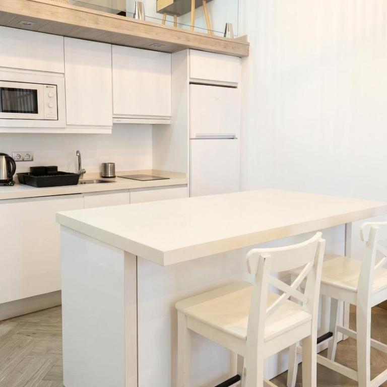 NEW! Huge & Sunny 2BR Duplex 10' Setas - Apartamento de 2 dormitorios - 6