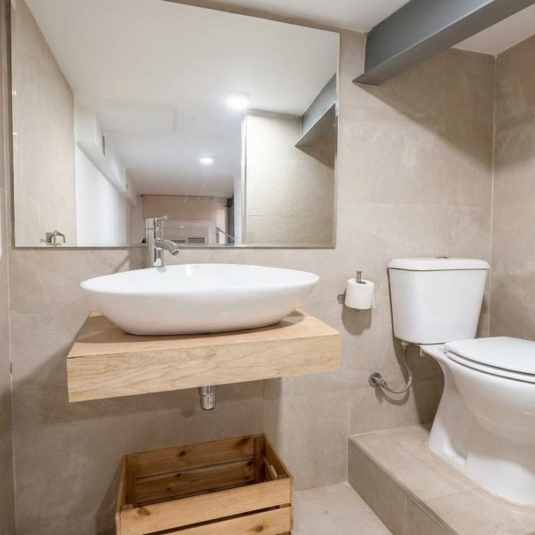 NEW! Huge & Sunny 2BR Duplex 10' Setas - Apartamento de 2 dormitorios - 19