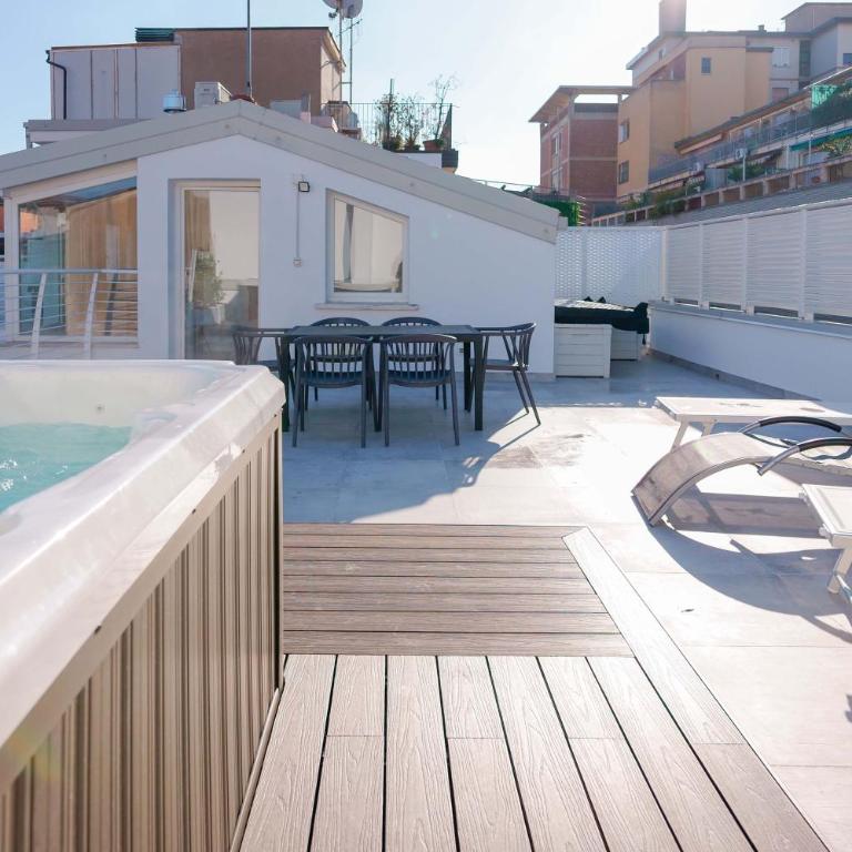 The Rooftop - Penthouse Apartment - 17
