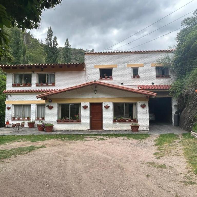 casa para 10-12 en la montaña, pileta, viñedo y naturaleza - Casa de 4 dormitorios - 1