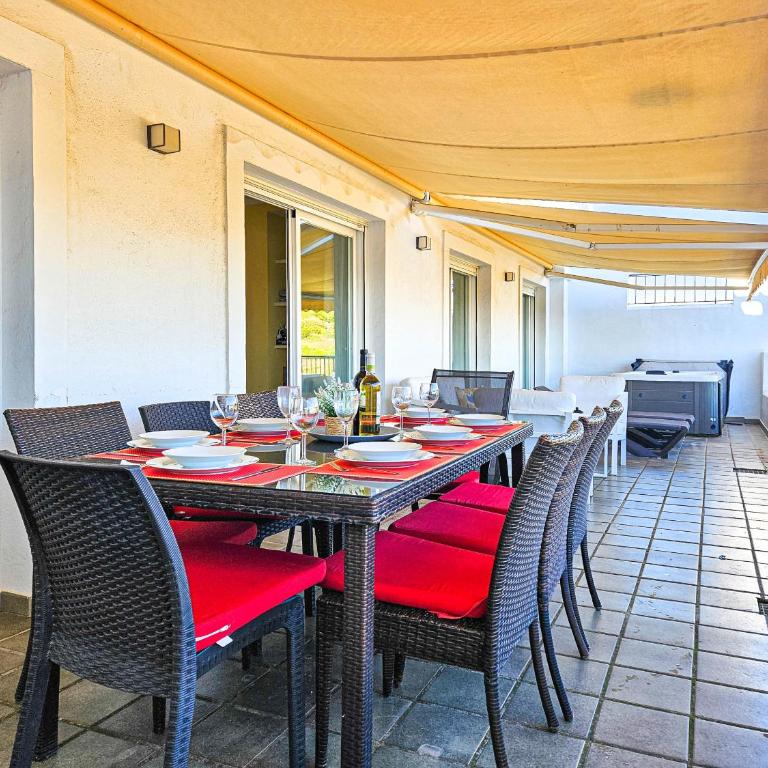 Spacious 4 Bedroom Townhouse in Bahia de Casares - Casa de 4 dormitorios - 38