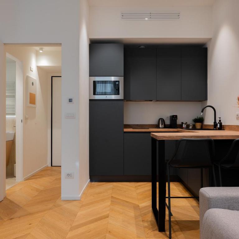 Palazzo Machiavelli Trieste - Appartamento Monolocale con 1 Letto Matrimoniale - 12
