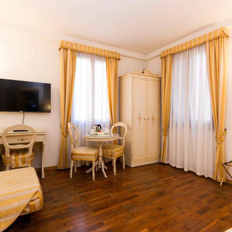 Casa Sul Molo - Camera Superior Matrimoniale/Doppia con Letti Singoli con Vista Città - 10