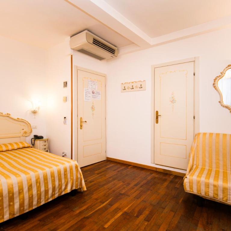 Casa Sul Molo - Camera Superior Matrimoniale/Doppia con Letti Singoli con Vista Città - 11