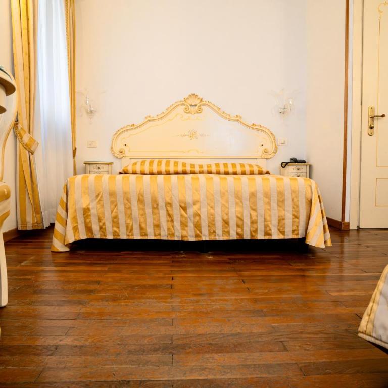 Casa Sul Molo - Camera Superior Matrimoniale/Doppia con Letti Singoli con Vista Città - 9