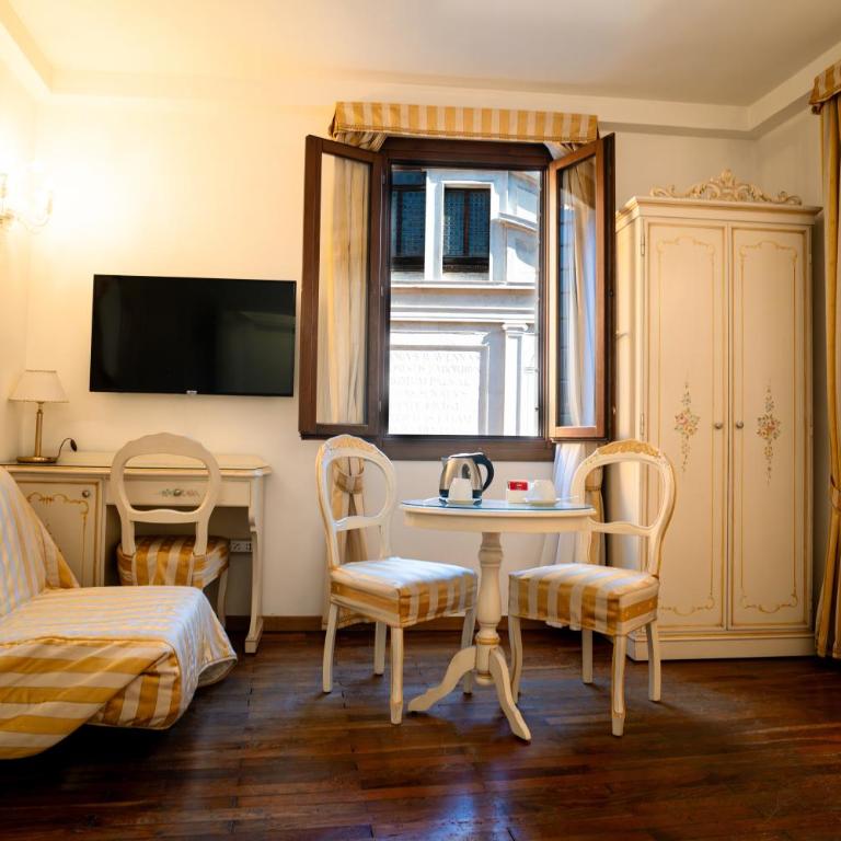 Casa Sul Molo - Camera Superior Matrimoniale/Doppia con Letti Singoli con Vista Città - 6