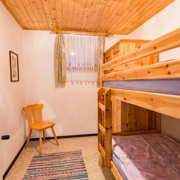 Johannes Gusterer - Three-Bedroom Apartment with Shower - 8