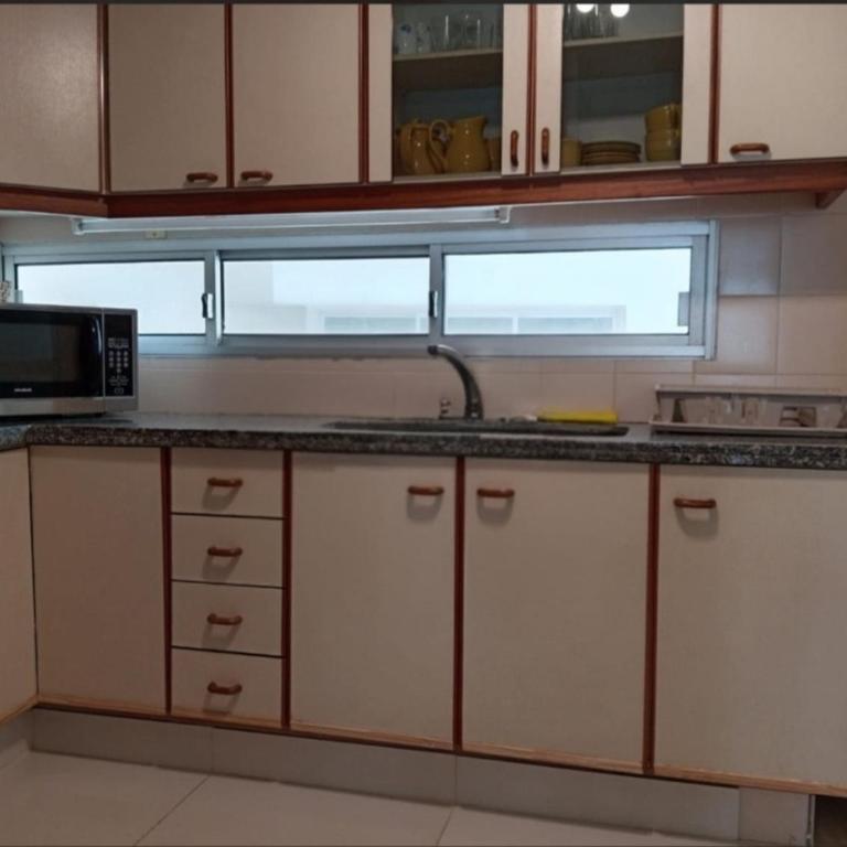 Apartamento Torre Marina II - Vista al Mar - Parada 5 Playa Brava - a 150 m de la Playa - Three-Bedroom Apartment with Sea View - 19