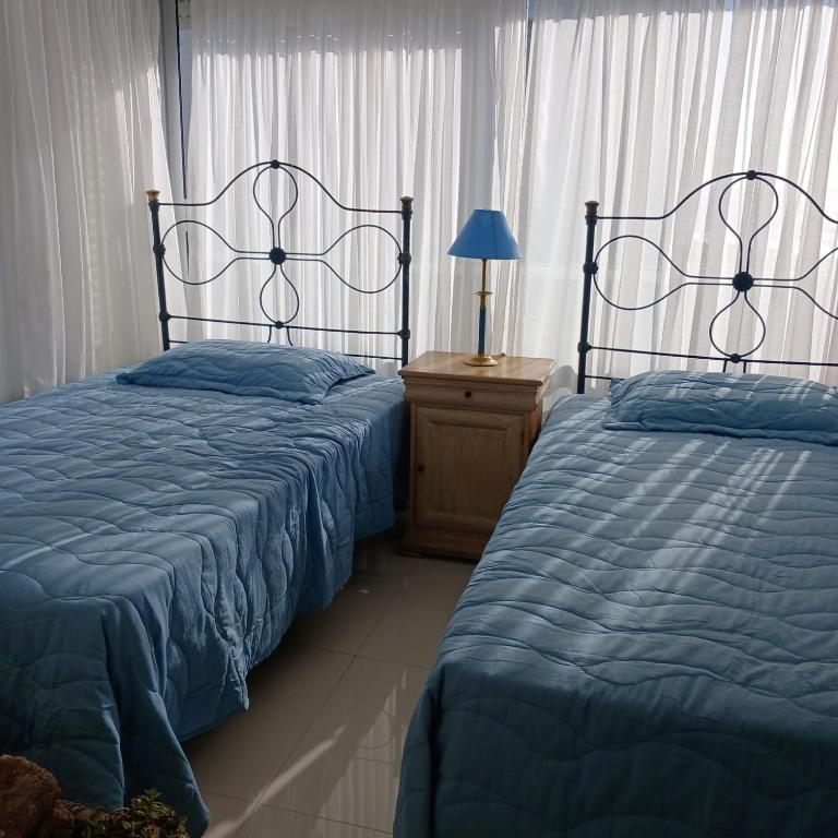 Apartamento Torre Marina II - Vista al Mar - Parada 5 Playa Brava - a 150 m de la Playa - Three-Bedroom Apartment with Sea View - 16