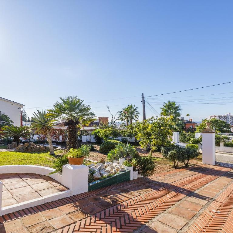 Villa Los Tamarindos - Stunning Villa with Private Pool & Outside Space- LUAL - Villa con piscina privada - 8