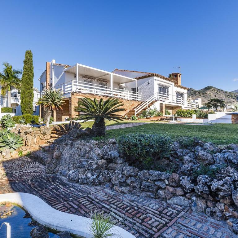 Villa Los Tamarindos - Stunning Villa with Private Pool & Outside Space- LUAL - Villa con piscina privada - 28