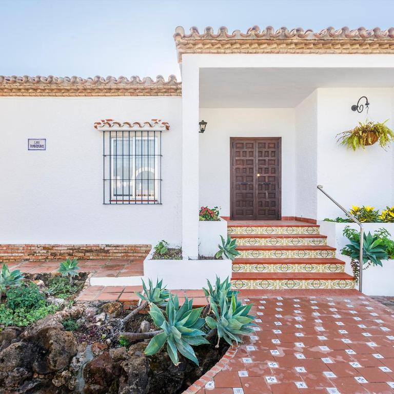 Villa Los Tamarindos - Stunning Villa with Private Pool & Outside Space- LUAL - Villa con piscina privada - 33